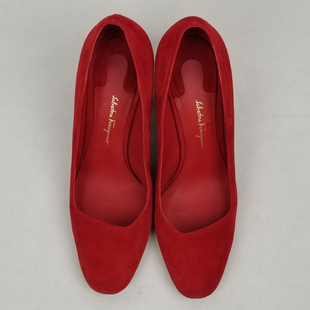 Salvatore Ferragamo  Arrezo Red Suede Block Heel Pumps 8 - Picture 4 of 9